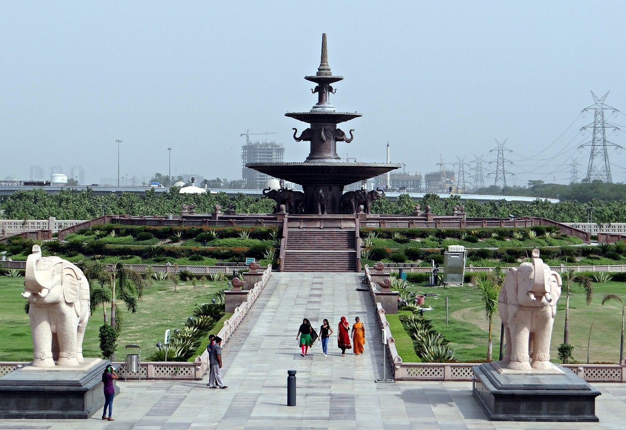 Taxi Service in Noida